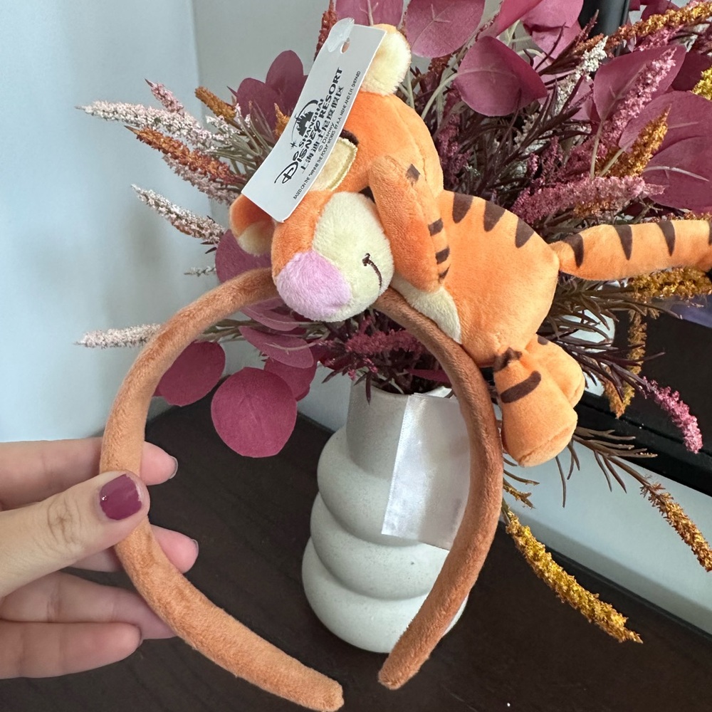 Nwt Disney Tigger from winnie the pooh Stuffed Animal headband